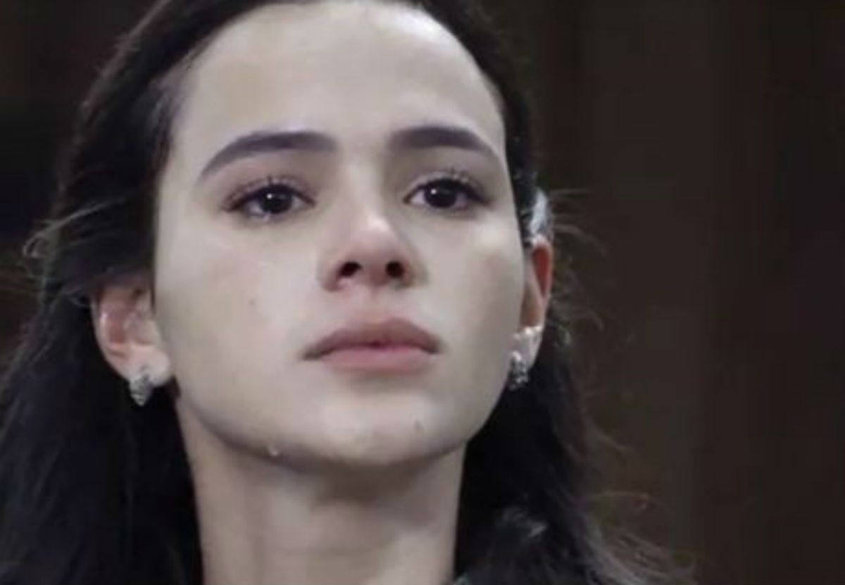 Em "Deus Salve o Rei", Lucrécia confronta Catarina.