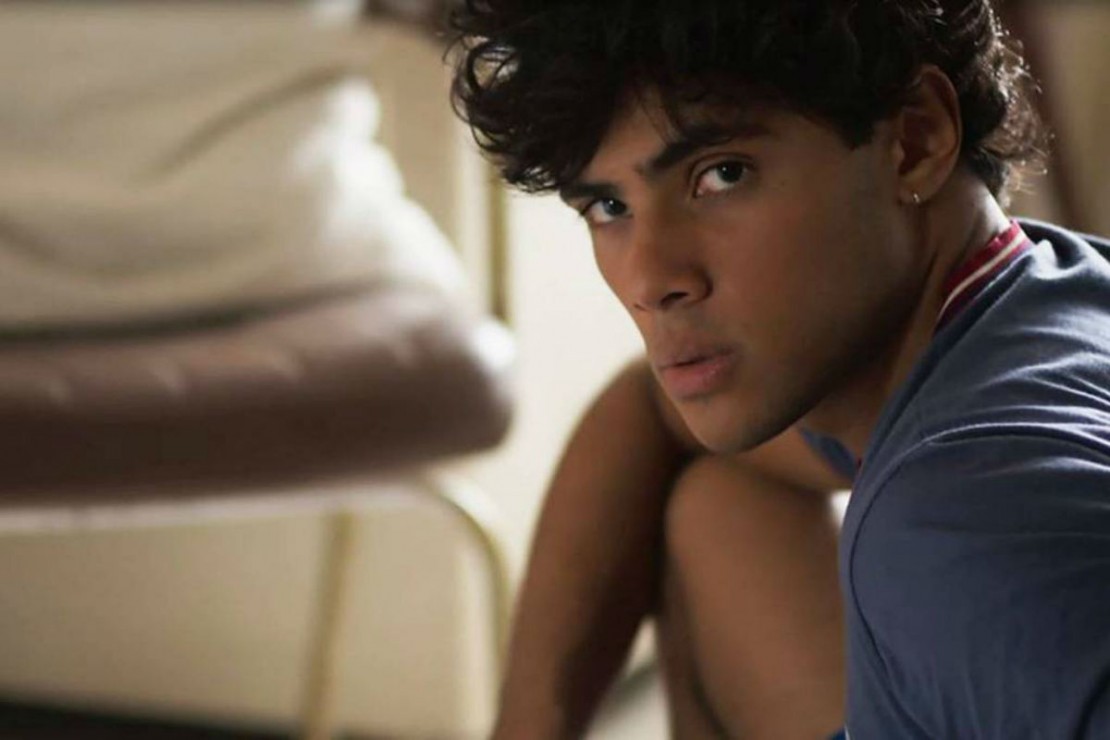Em "Malhação", Érico teme voltar ao centro de internação quando deixar o hospital.
