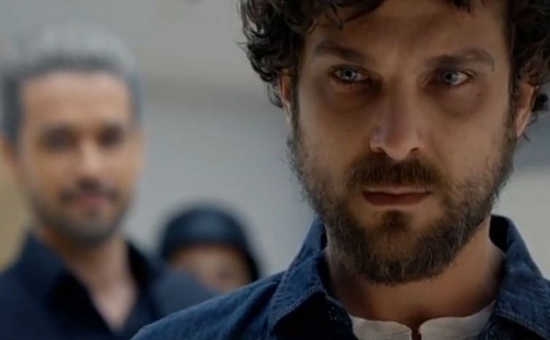 Em "Apocalipse", Depois de ser torturado psicologicamente, Benjamin é levado da prisão.