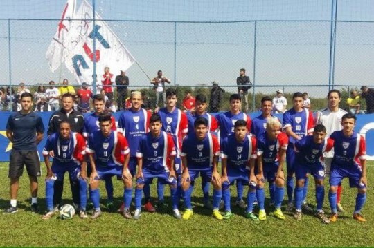 Araguari ainda comemora o título de campeão juvenil em São José dos Pinhais. Foto: Rafael Silva