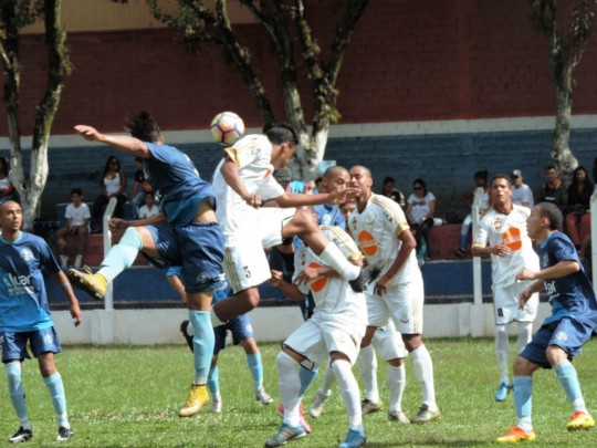Lance da grande e emocionante decisão. Foto: Marcelo Kloss
