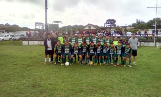 Time juvenil do Colombo, candidato ao título da categoria. Foto: Danyelle Gonçalves