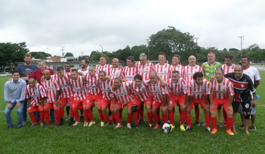 Gera de Pinhais fez jogo duro no primeiro tempo, mas não suportou a pressão do Flamengo. Foto: Thiago Lucca