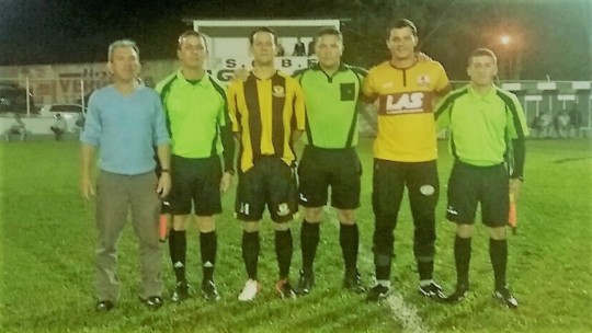 Trio de arbitragem liderado por Luiz Alberto Abreu e Gentil de Castro. Foto: Divulgação