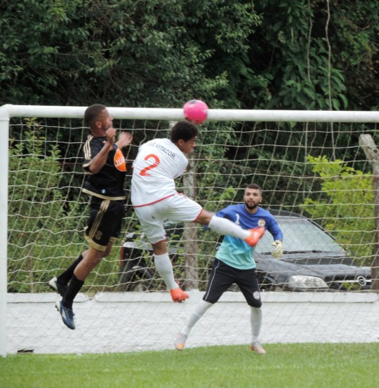 Lance da vitória do Vitacor sobre o Os Morenos. Foto: Marcelo Kloss