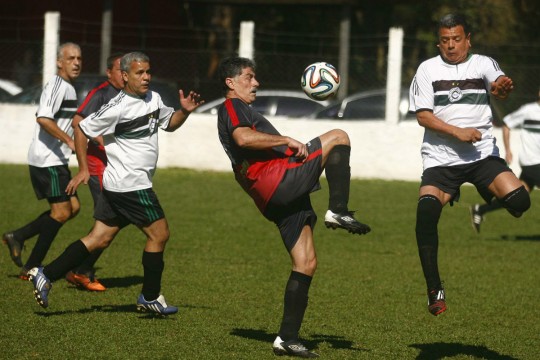 Lance da goleada do Tanguá por 6x0 sobre o Nova Orleans, na categoria 60 anos. Foto: Valquir Aureliano