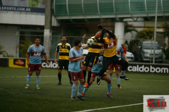 Lance da vitória do Michelangelo’s por 4x2 sobre o Operário do Ahú. Foto: Valquir Aureliano