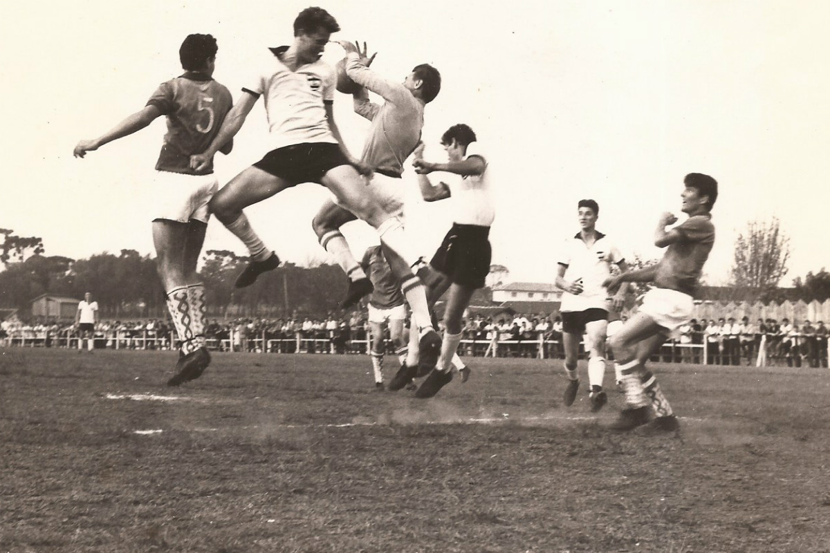 Em 1966, as duas equipes se enfrentaram pela Taça Paraná em jogo que foi resolvido em dois dias. Foto: Arquivo