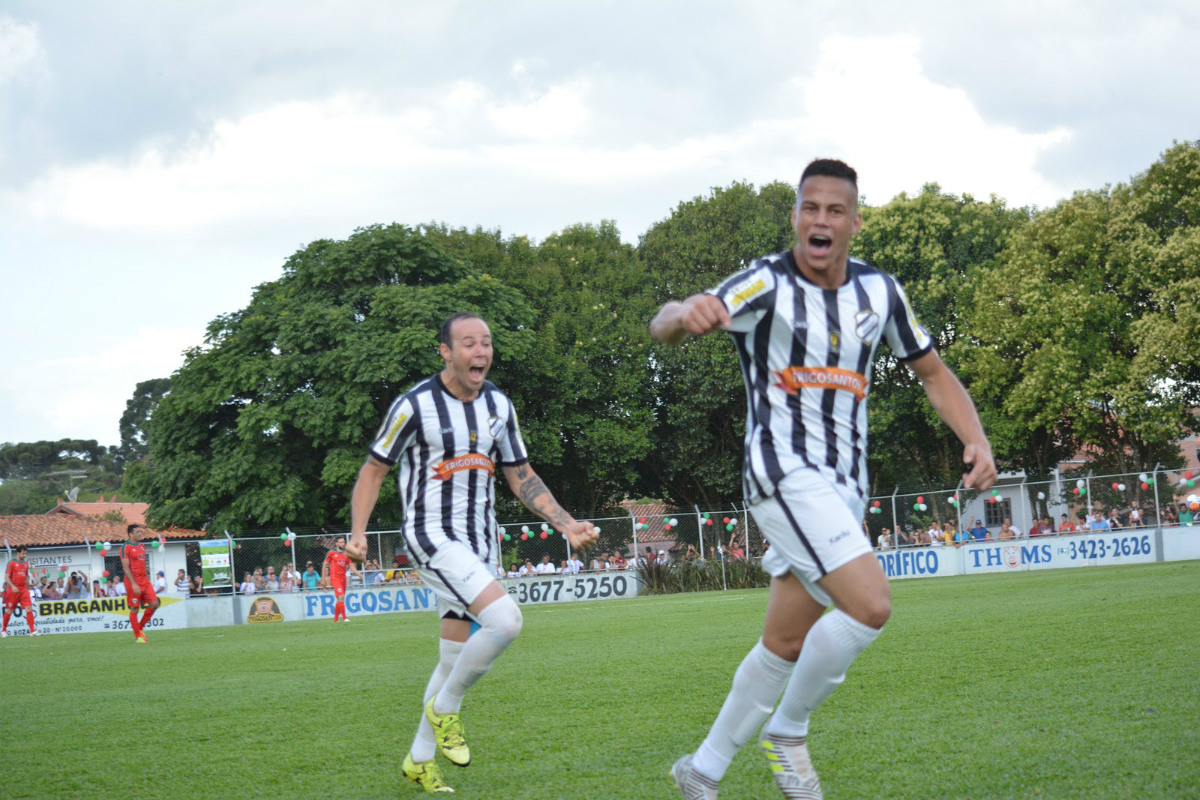 Com os dois gols da partida, Igor foi o herói do título. Foto: Vinícius do Prado/Do Rico ao Pobre