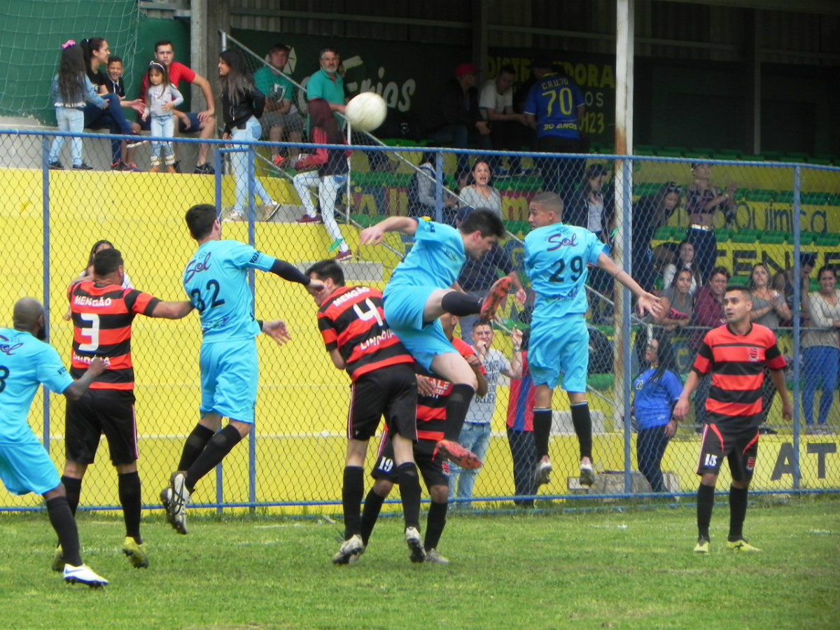 Mengão Lindoia derrotou o União Caiuá nos pênaltis. Foto: Marcelo Kloss