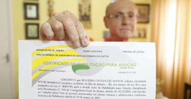 Rogério está na fila da adoção há dez anos e com o processo travado desde que se mudou para Curitiba. Foto: Felipe Rosa