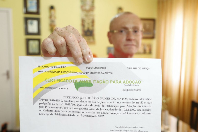 Rogério está na fila da adoção há dez anos e com o processo travado desde que se mudou para Curitiba. Foto: Felipe Rosa