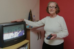 Das quatro TVs da casa de Anita, três são analógicas. Foto: Giuliano Gomes