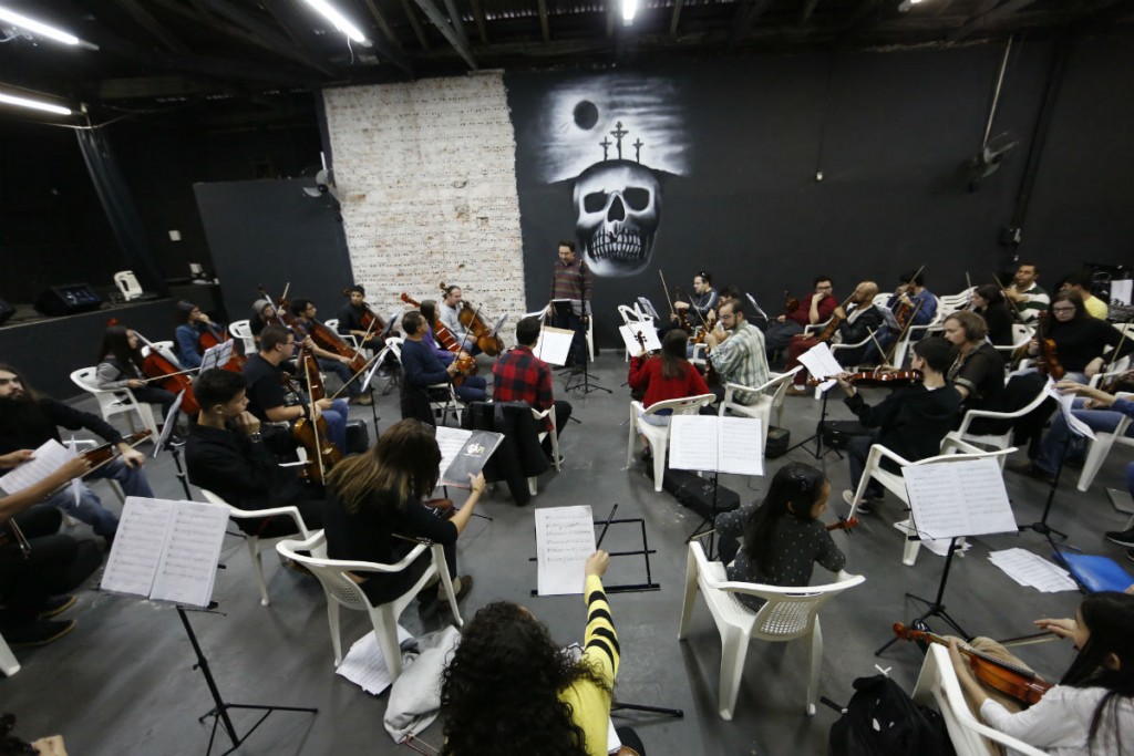 Orquestra Cordas do Paraná. Foto: Lineu Filho