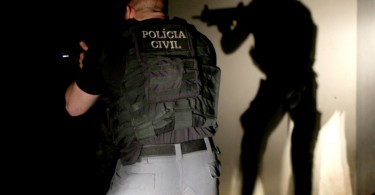 Recursos dos policiais civis do Paraná para investigação estão bem aquém dos seriados dos EUA. Foto: Átila Alberti