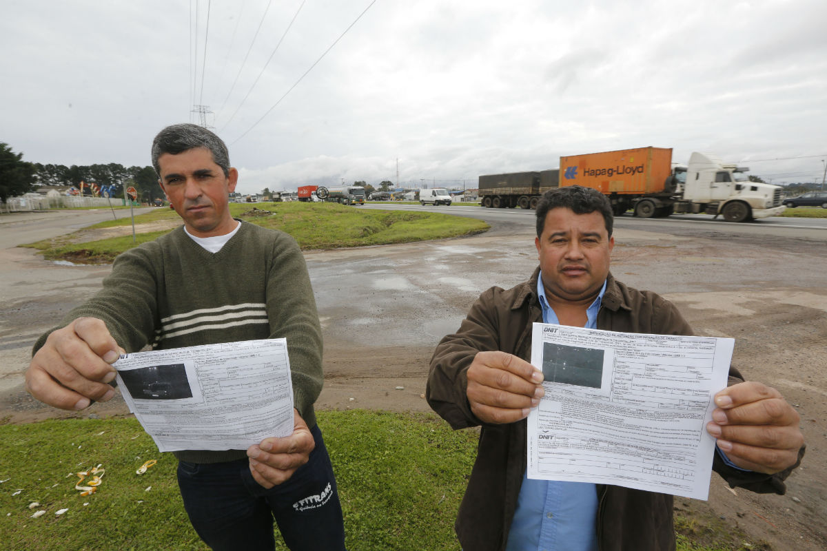 Gilberto e Radar consideram abusivas as multas recebidas no Contorno Sul e já recorreram. Foto: Felipe Rosa