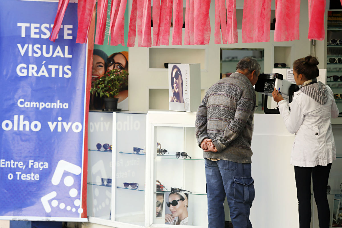 Óticas oferecem teste visual grátis no Centro. Foto: Felipe Rosa
