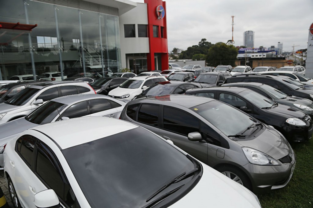 Mercado de carros usados está aquecido no Paraná. Foto: Felipe Rosa