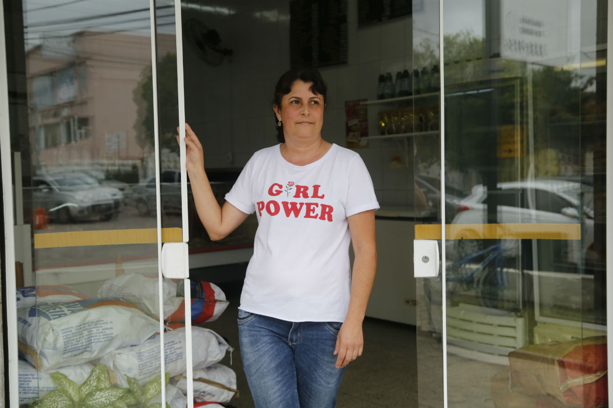 Simone reclama da extinção das vagas de estacionamento. Foto: Felipe Rosa.