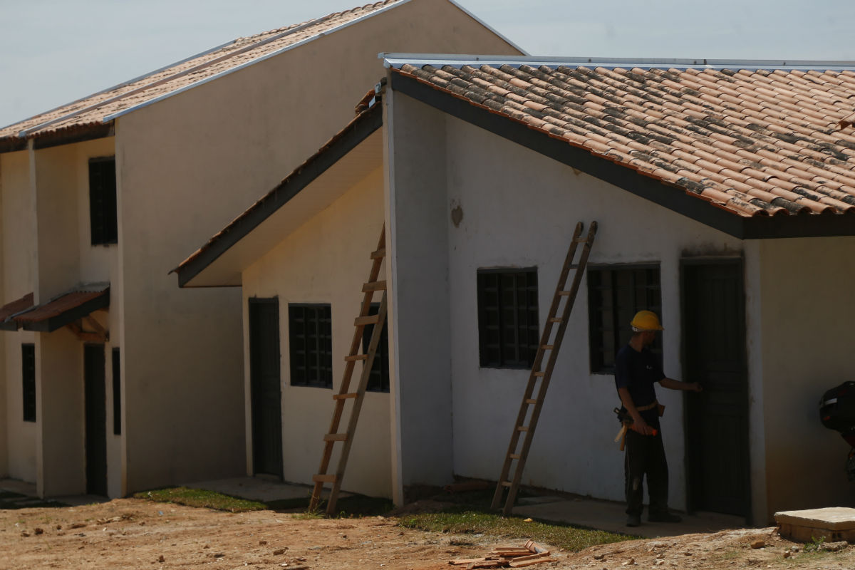 Cohab segue com obras pra entregar novas residências no bairro Cachoeira. Foto: Felipe Rosa.