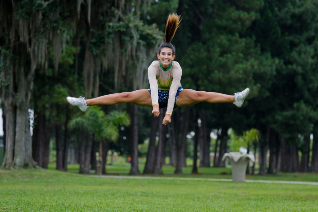 Cheerleader curitibana pede apoio para pratica do esporte. Foto: Marco Charneski