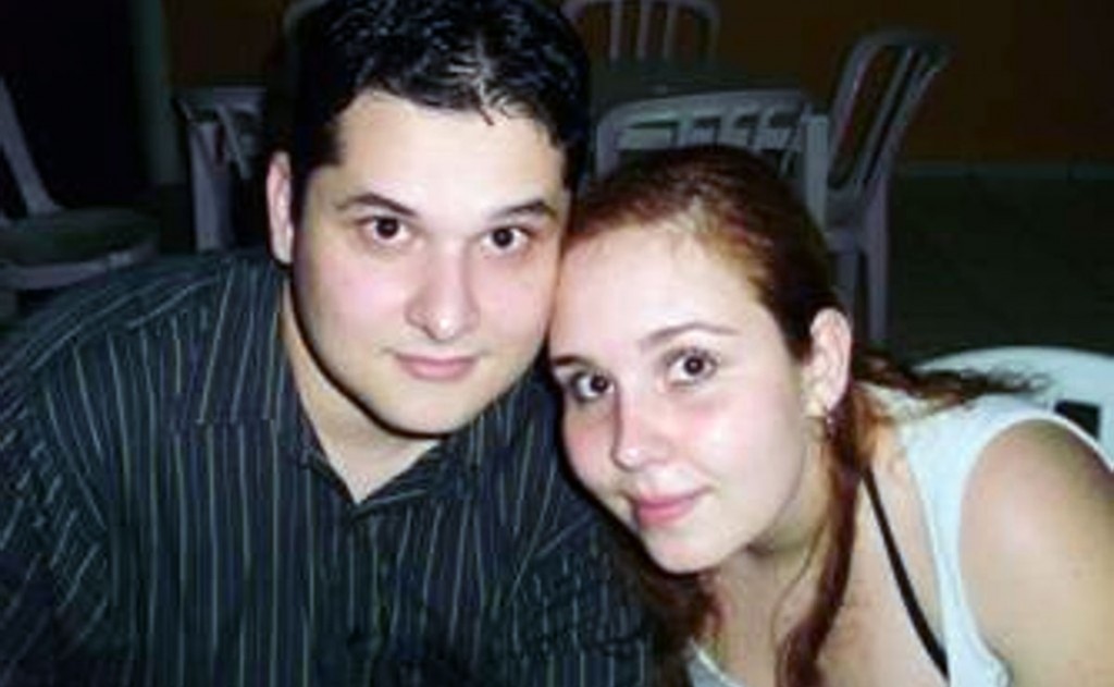 Bernardo foi morto com um único tiro na cabeça. Já Renata levou um tiro na nuca e outro em uma das pernas.