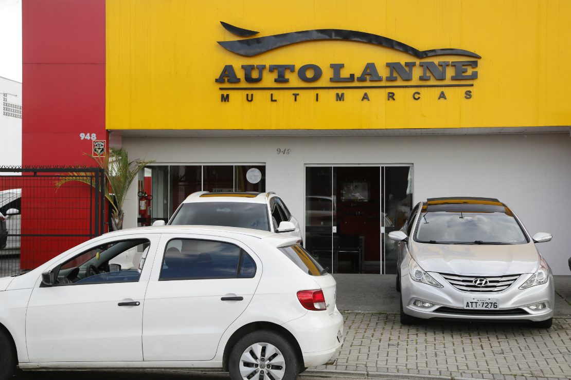 Loja vende carros e não repassa valor aos proprietários na Grande Curitiba