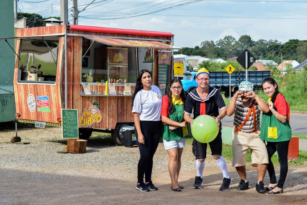 Todos os funcionários trabalham caracterizados. Foto: Marco Charneski