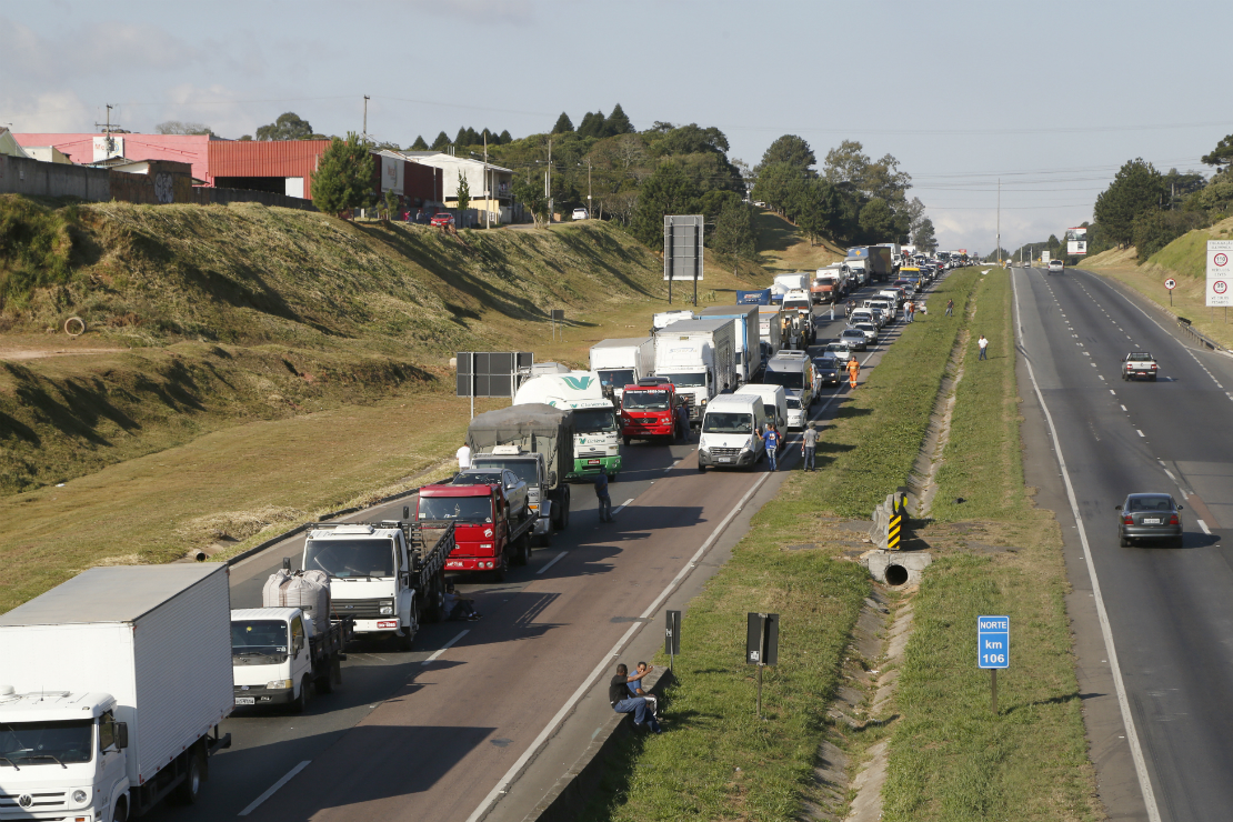 Com a greve dos caminhoneiros, outros setores base da economia também podem entrar em colapso. Foto: Átila Alberti 