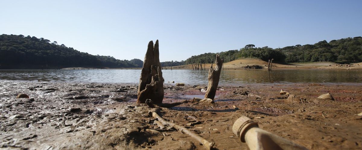 Baixo nivel da agua na barragem da Vossoroca esta causando danos a fauna e a flora, atingindo tambem alguns moradores e donos de pousadas. Foto: Átila Alberti/Tribuna do Paraná
