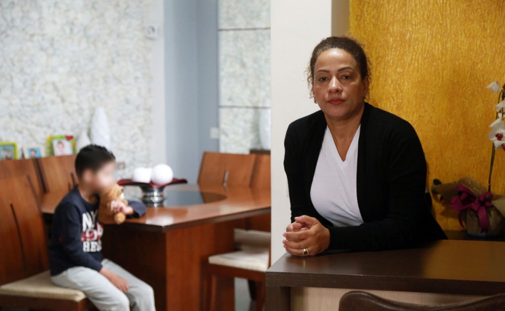 Raquel Mota procurou a polícia para registrar queixa contra a atitude da professora. Foto: Felipe Rosa.