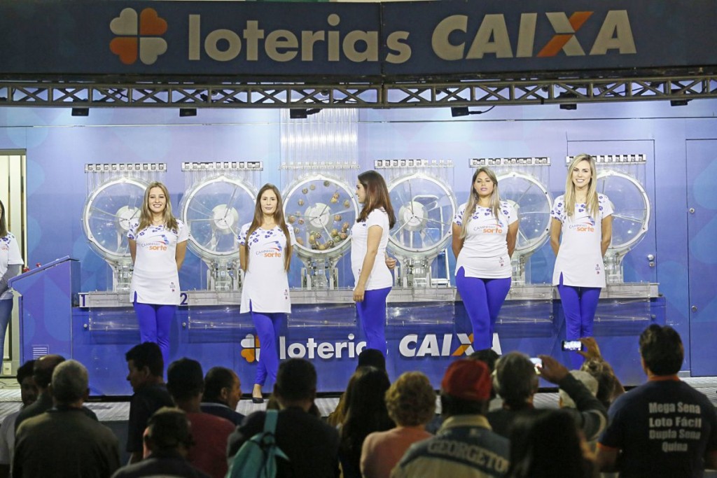 Como funcionam as loterias? Conheça os bastidores do Caminhão da Sorte | Tribuna do Paraná