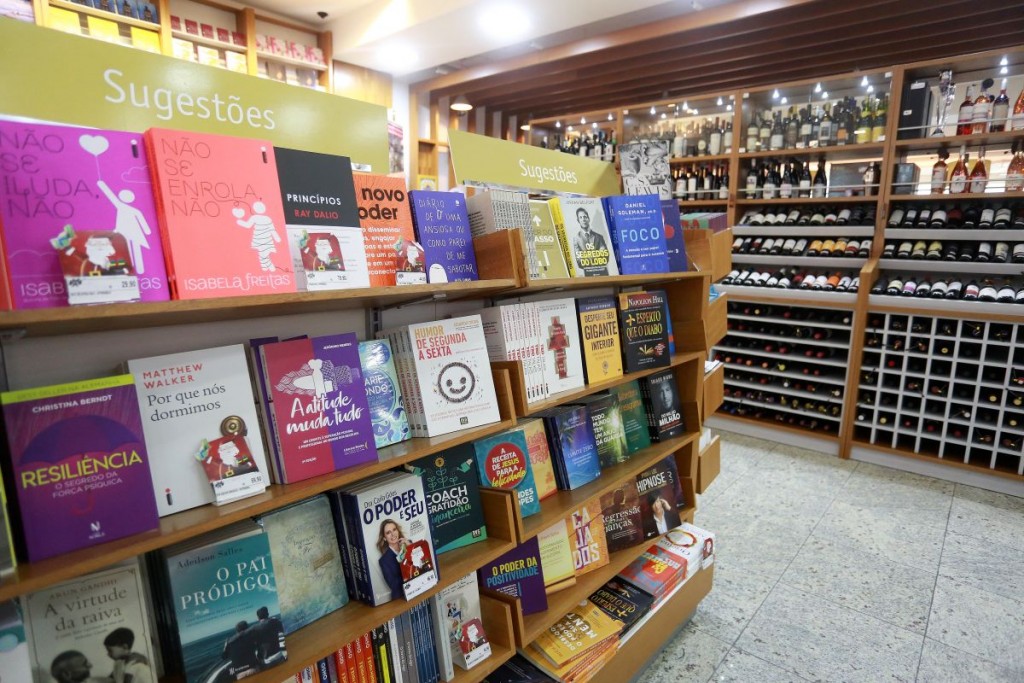 Na contramão da crise, Livrarias Curitiba se reinventou e segue trajetória de sucesso. Foto: Marco Charneski/Tribuna do Paraná