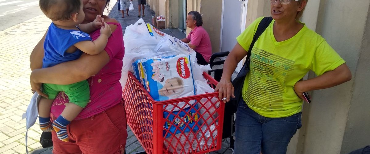 Mercado vendia produtos com validade vencida e cliente denunciou à Tribuna. Foto: Gerson Klaina/Tribuna do Paraná
