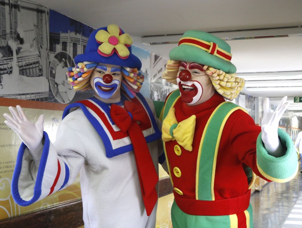 Palhaços Patati e Patata visitam crianças internadas no Hospital Pequeno Príncipe. Foto: Átila Alberti/Tribuna do Paraná