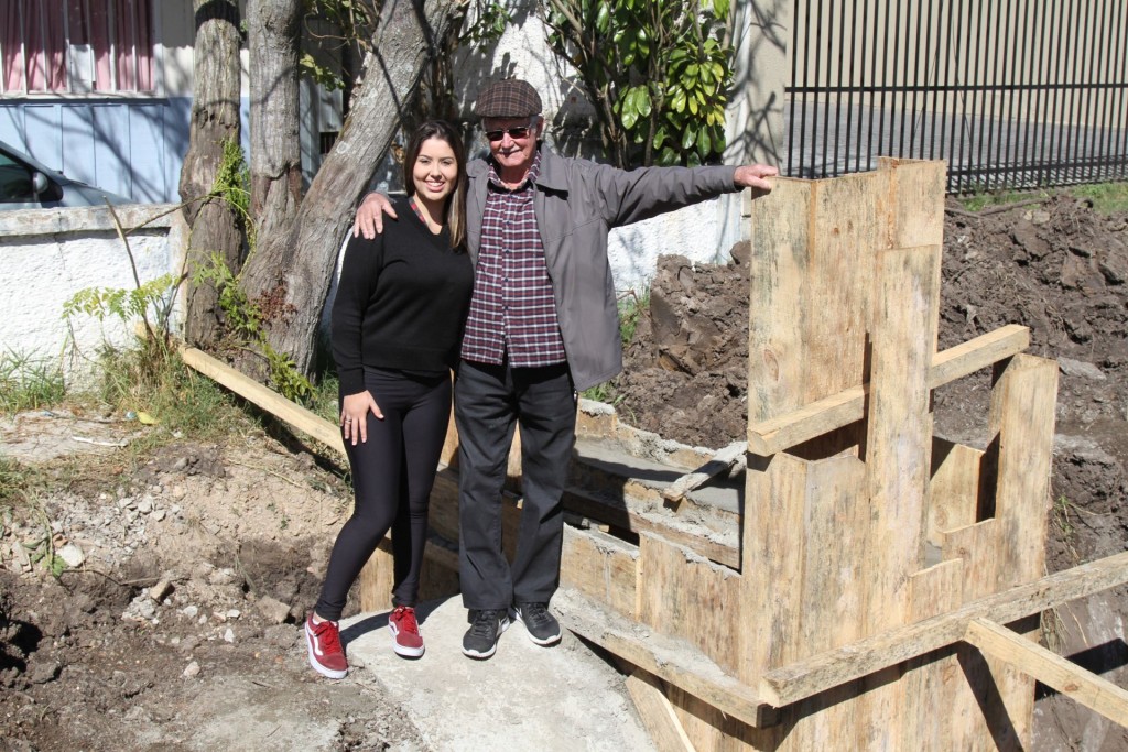 Caroline Lazarini se mexeu e mobilizou a comunidade em busca de uma solução para um problema que durava mais de 40 anos. Foto: Gerson Klaina/Tribuna do Paraná