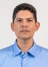 CARLOS VINICIOS