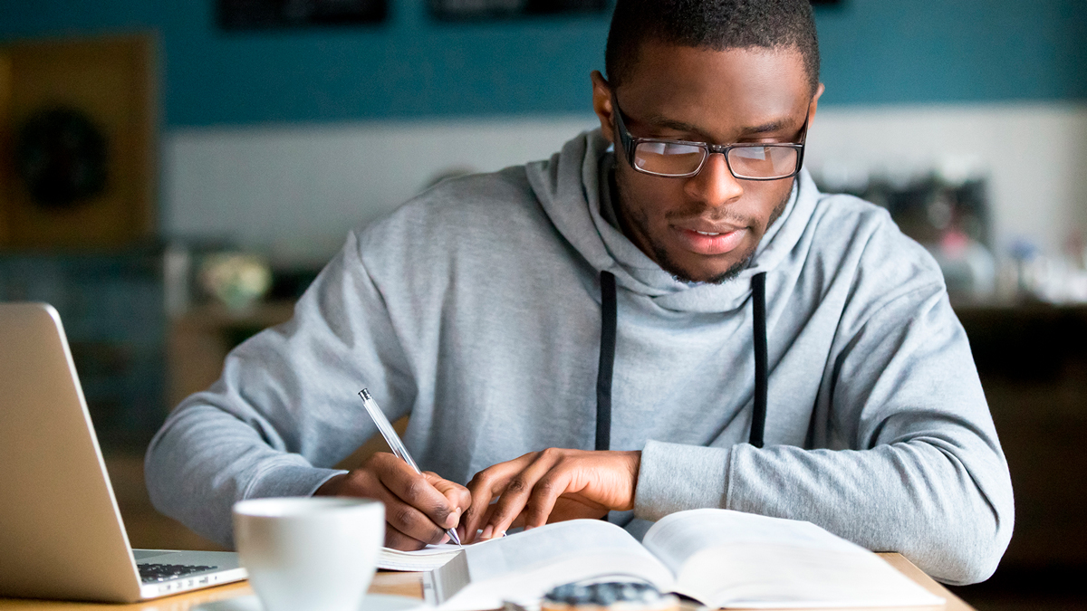 UniBrasil tem cursos de Graduação e Pós-Graduação nas modalidades EAD, Semipresencial e Presencial / foto: ShutterStock