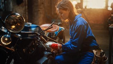 Confira as principais diferenças entre o sistema de carburador e de injeção eletrônica para motos.