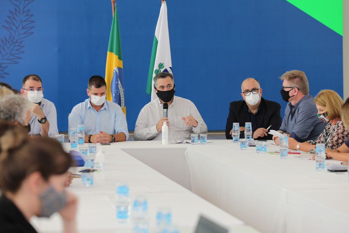 reunião coronavírus, pandemia, covid-19