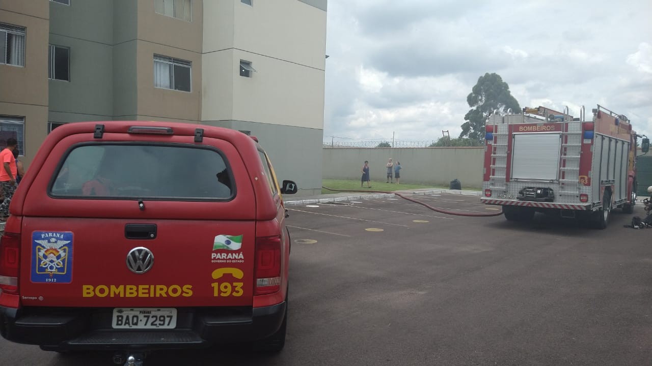 incendio-predio-sao-jose-dos-pinhais