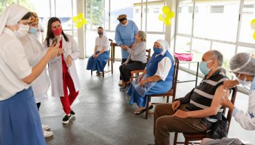 vacinacao-weiss-scarpa-pinhais