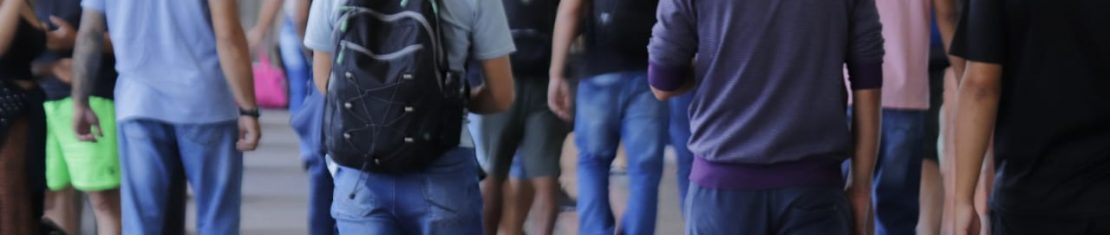 Candidatos do concurso da PCPR lotam rodoviária na volta pra casa