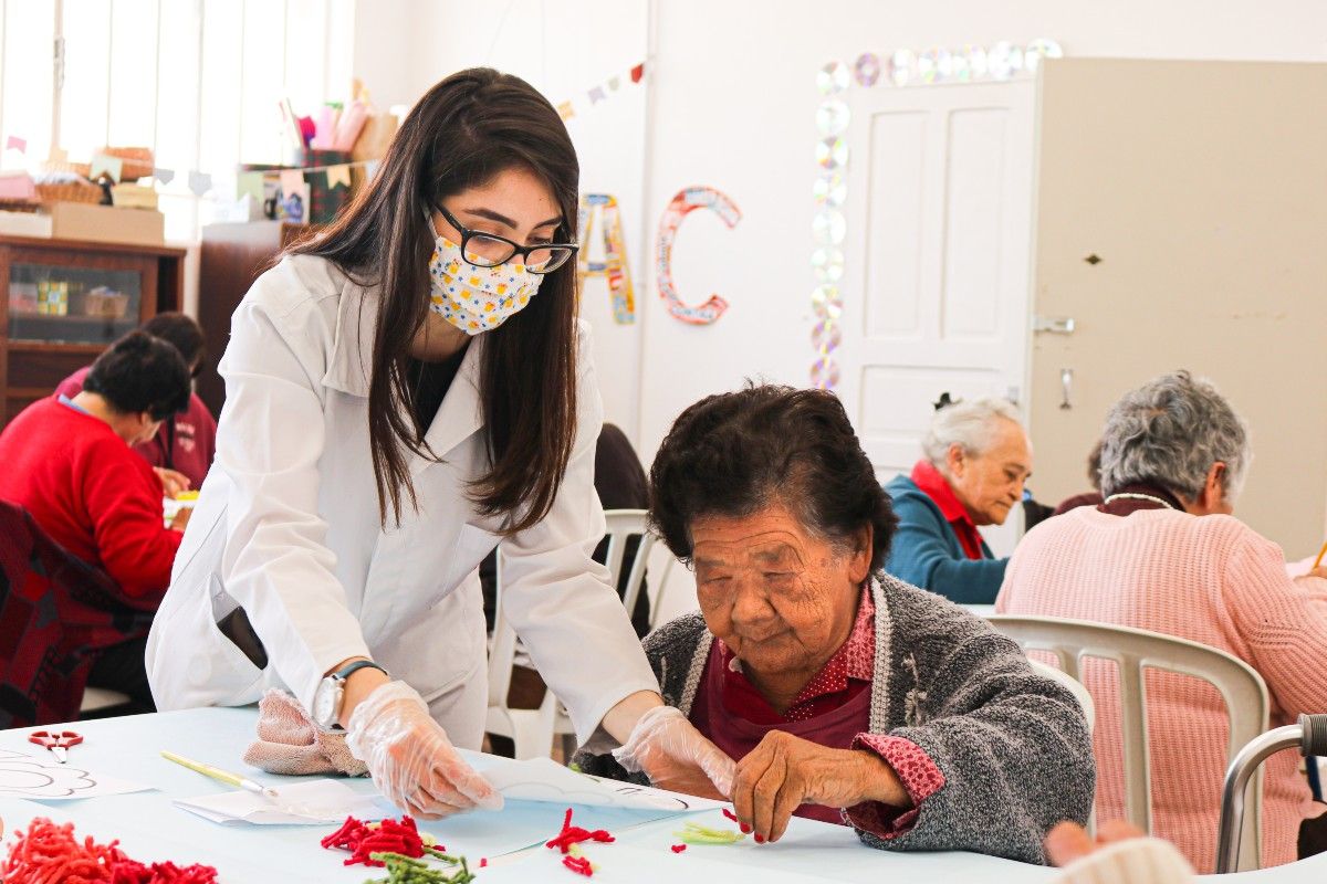 Pandemia muda vida e rotina em asilos de Curitiba