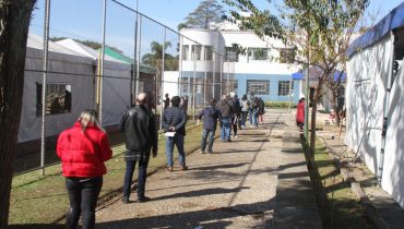 Curitiba abre novos locais de vacinação contra covid-19
