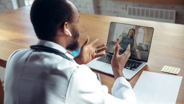 Médico videoconsulta