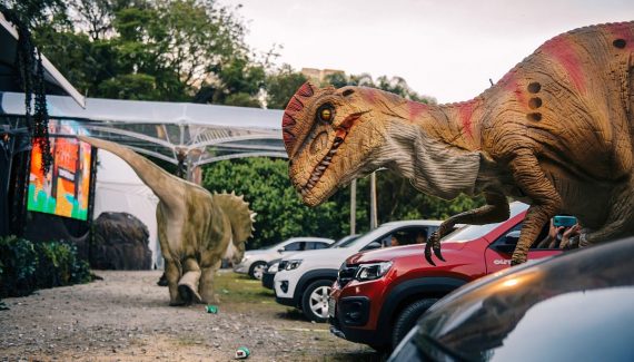 Atração interativa reúne dinossauros em tamanho real