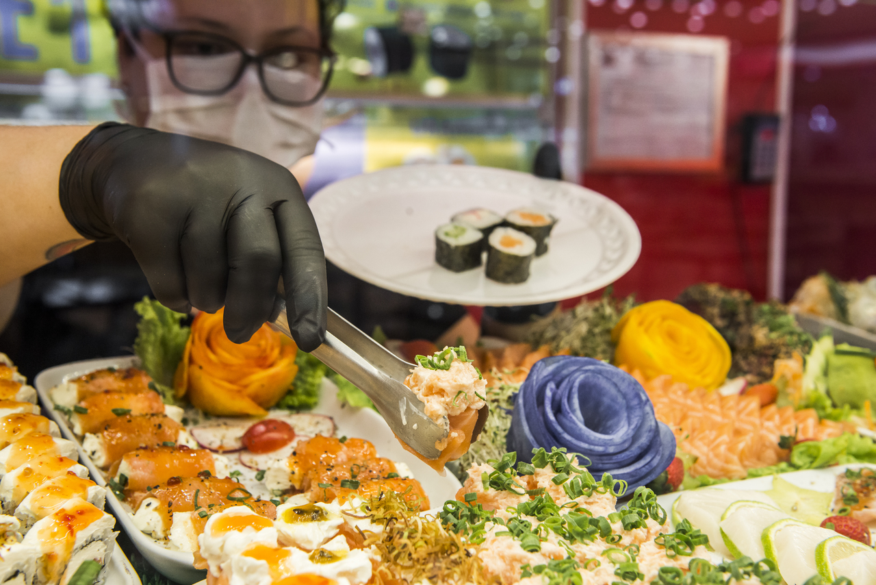 Vereador quer que restaurantes de Curitiba se tornem atividades essenciais