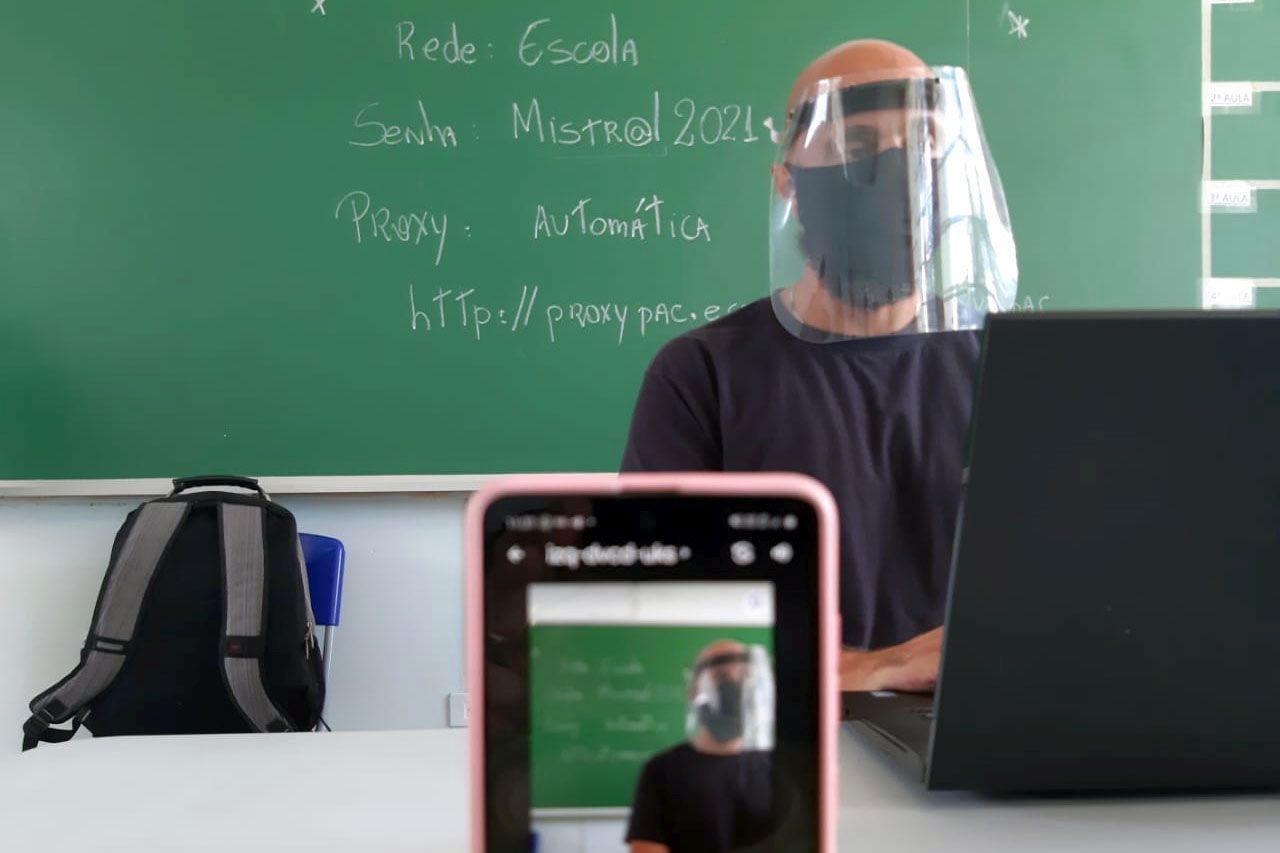 Aula virtual na pandemia no PR