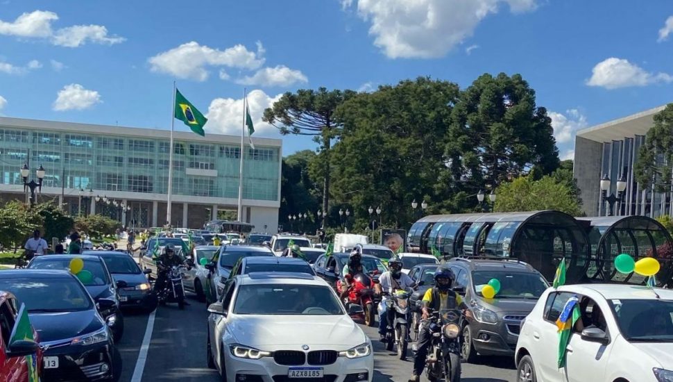 Manifestação Pró-Bolsonaro em Curitiba